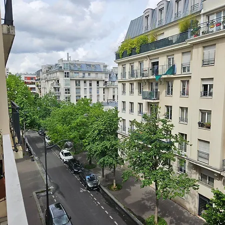 شقة Big Cosy With Balconies *