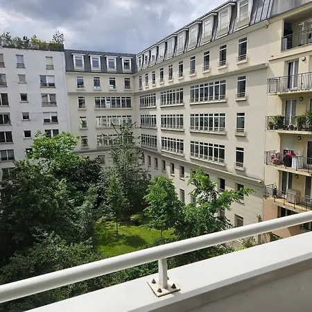 Big Cosy With Balconies باريس