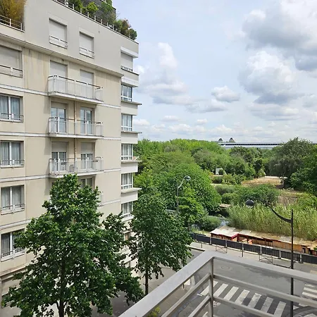 شقة Big Cosy With Balconies *